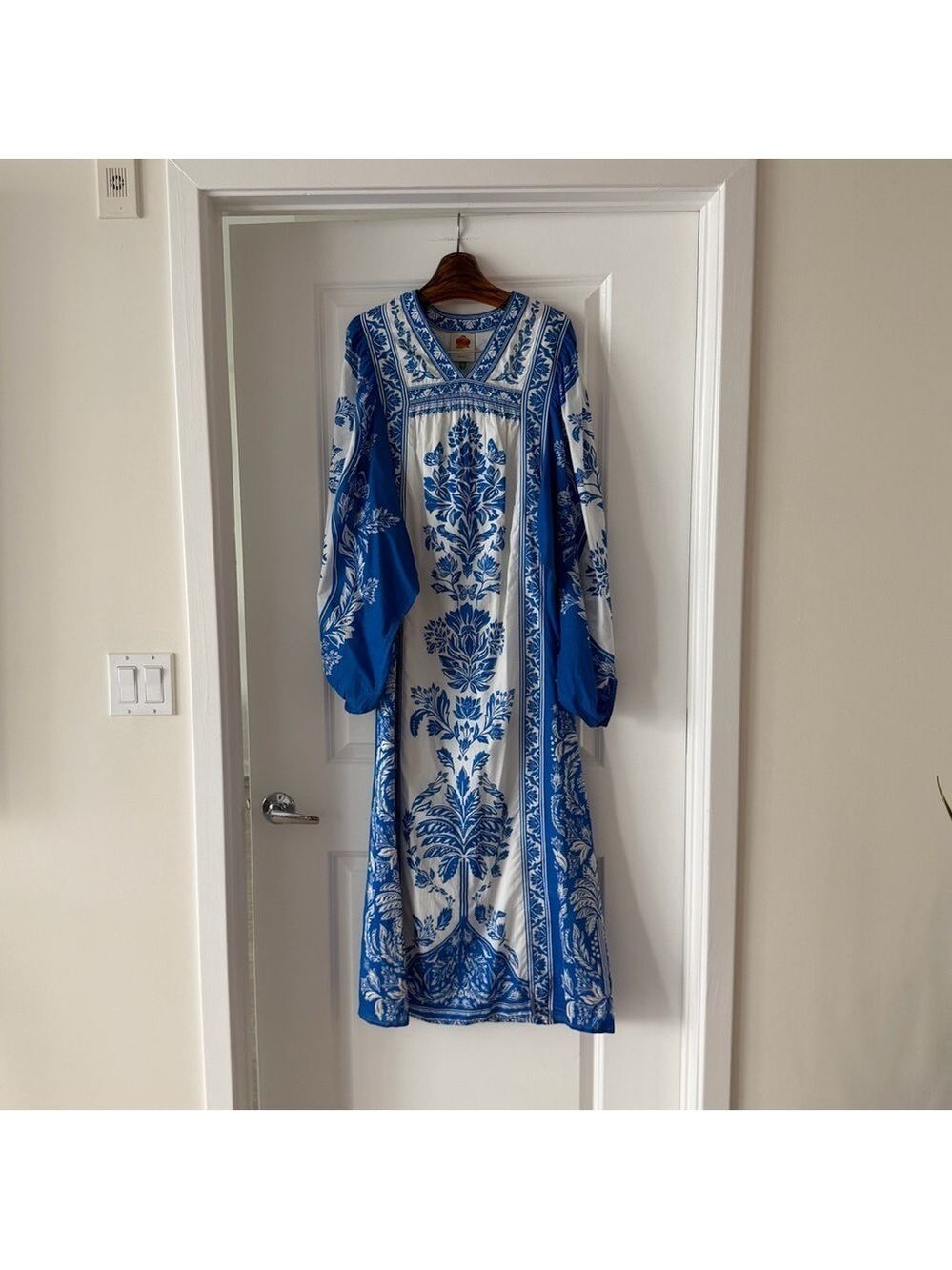 Farm Rio Off-White Delicate Tapestry Long Sleeve Maxi Dress - Picture 4 of 10